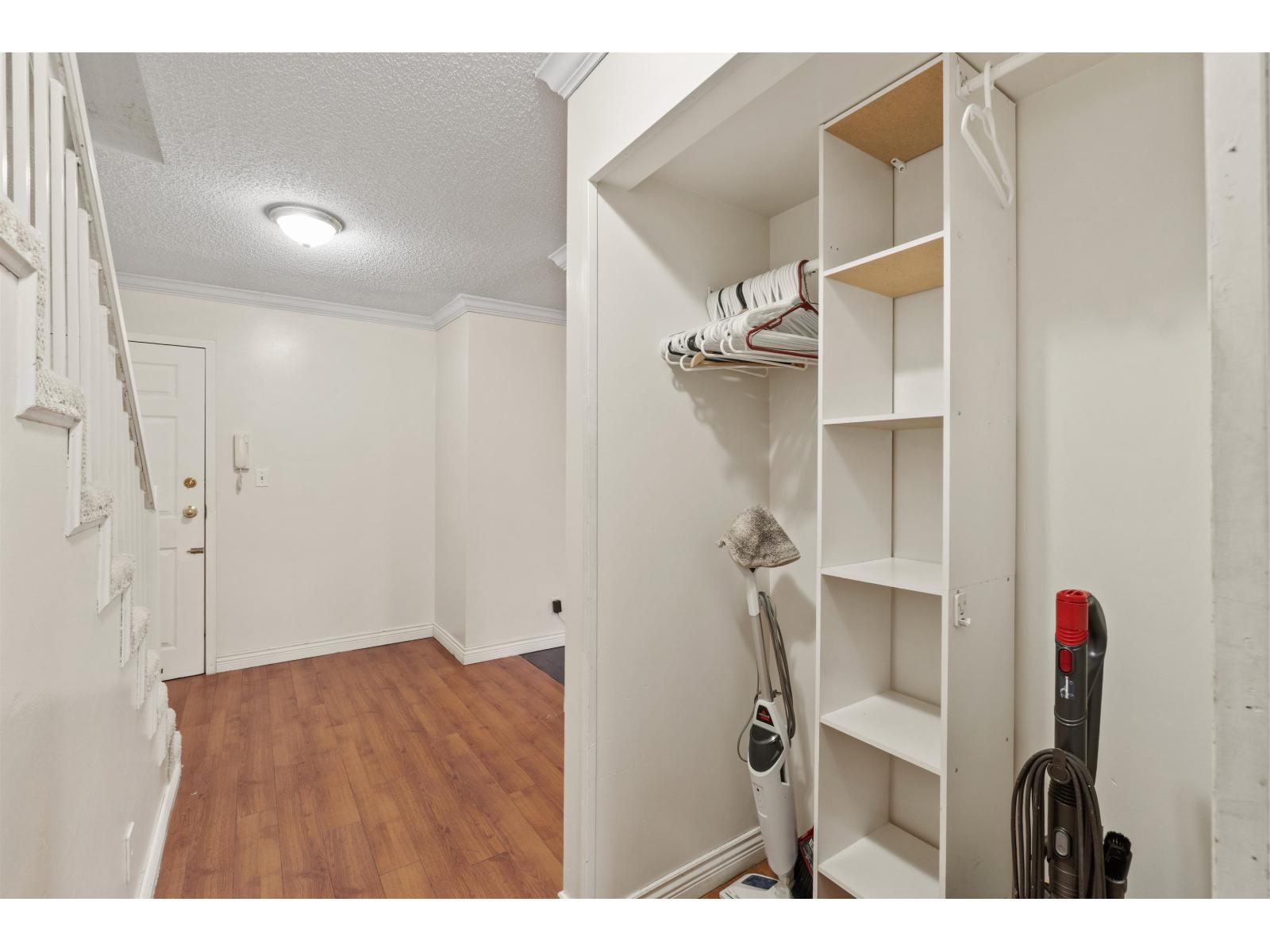 204 7165 133 Street, Surrey, British Columbia  V3W 7Z6 - Photo 3 - R3102140