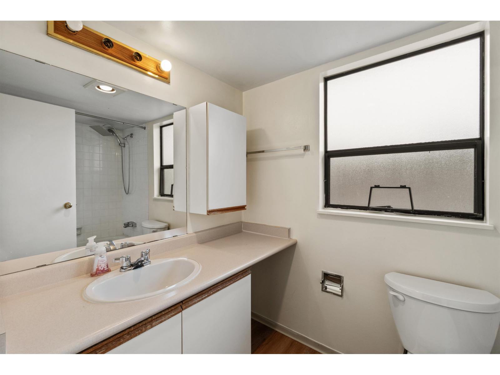 204 7165 133 Street, Surrey, British Columbia  V3W 7Z6 - Photo 7 - R3102140