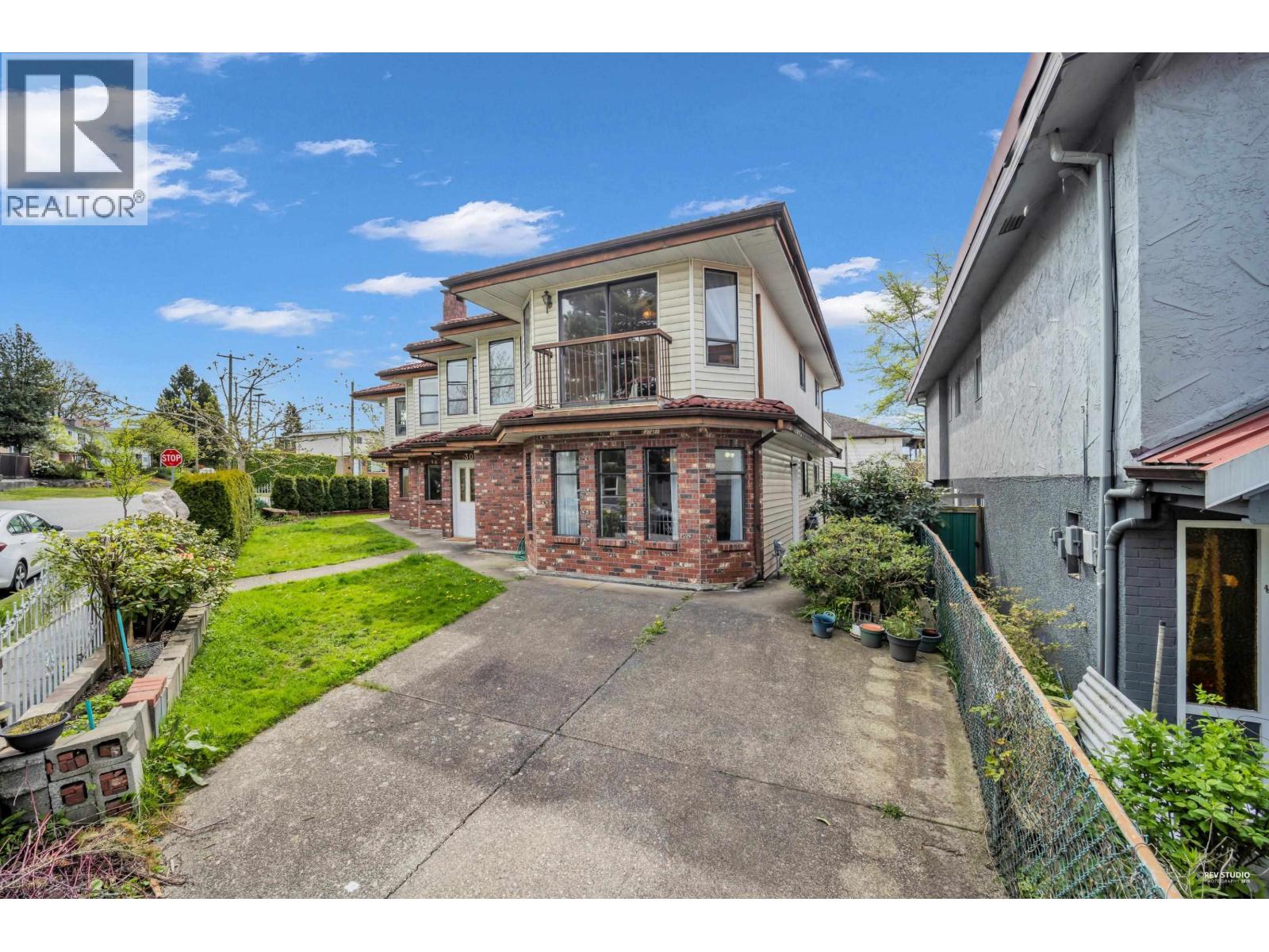 3088 School Avenue, Vancouver, British Columbia  V5R 5M8 - Photo 4 - R3113046