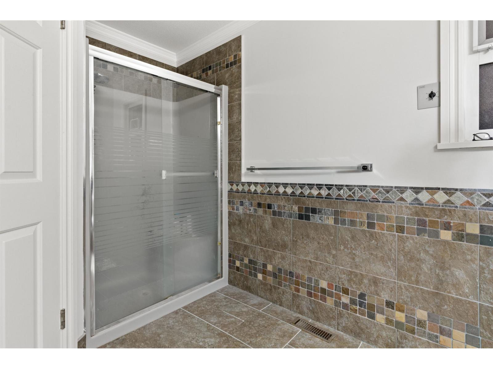 1960 128 Street, Surrey, British Columbia  V4A 3V4 - Photo 32 - R3111136