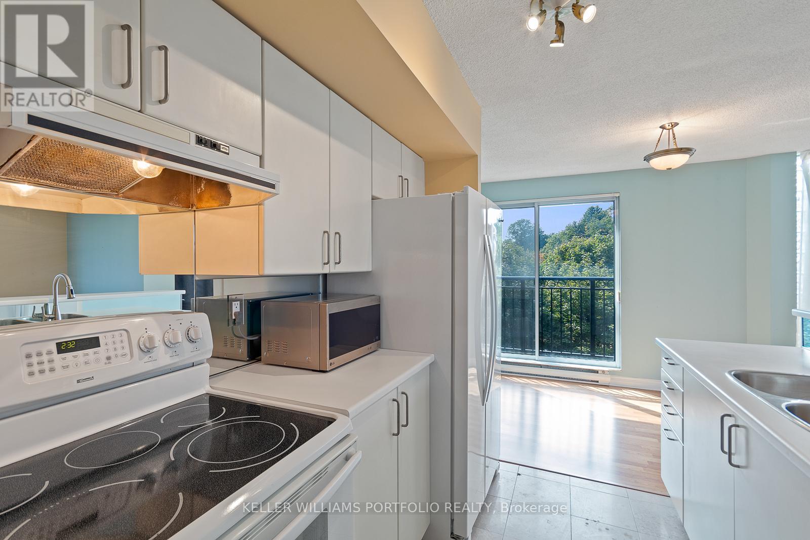 604 - 97 Lawton Boulevard, Toronto, Ontario  M4V 1Z6 - Photo 5 - C12937238