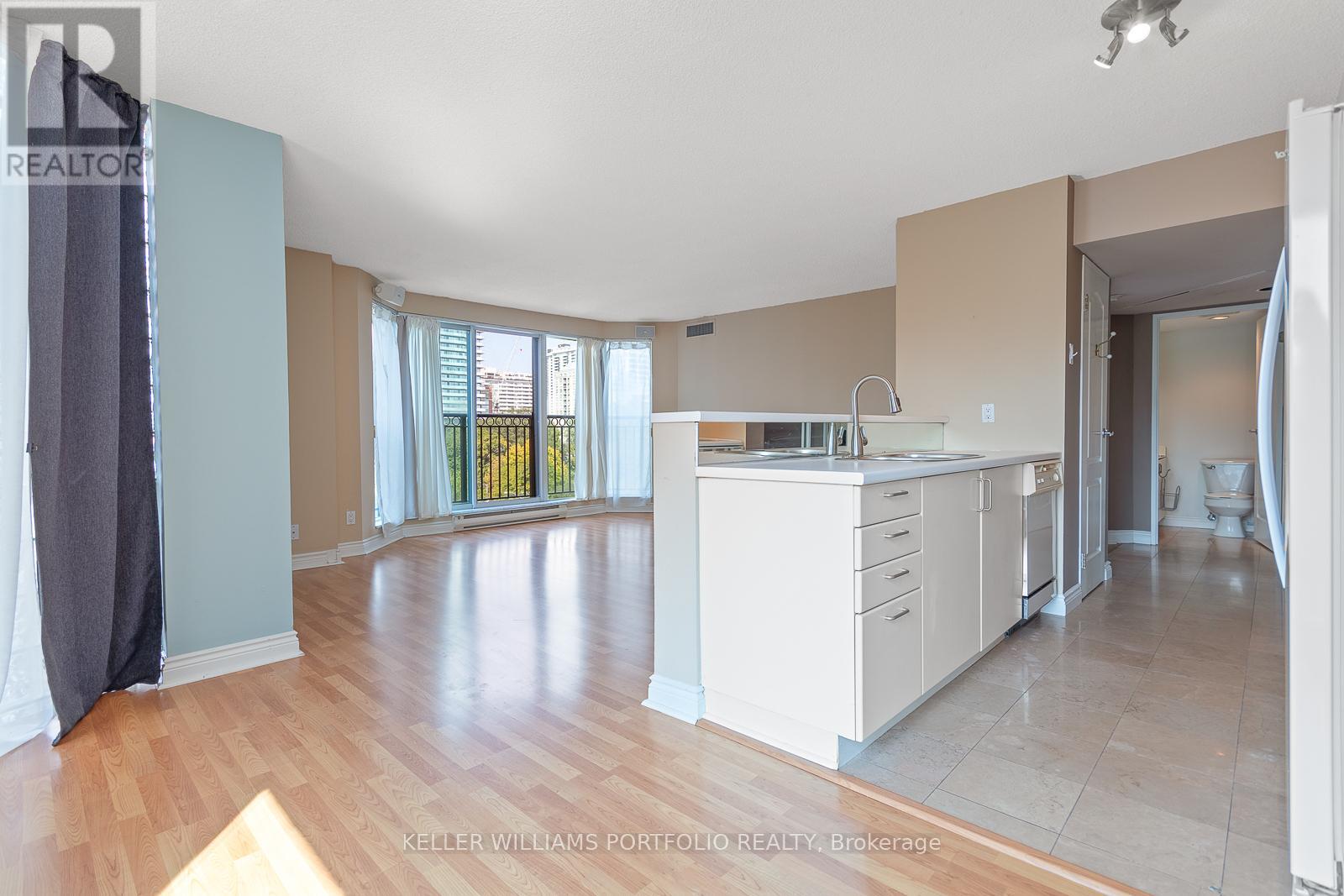 604 - 97 Lawton Boulevard, Toronto, Ontario  M4V 1Z6 - Photo 9 - C12937238