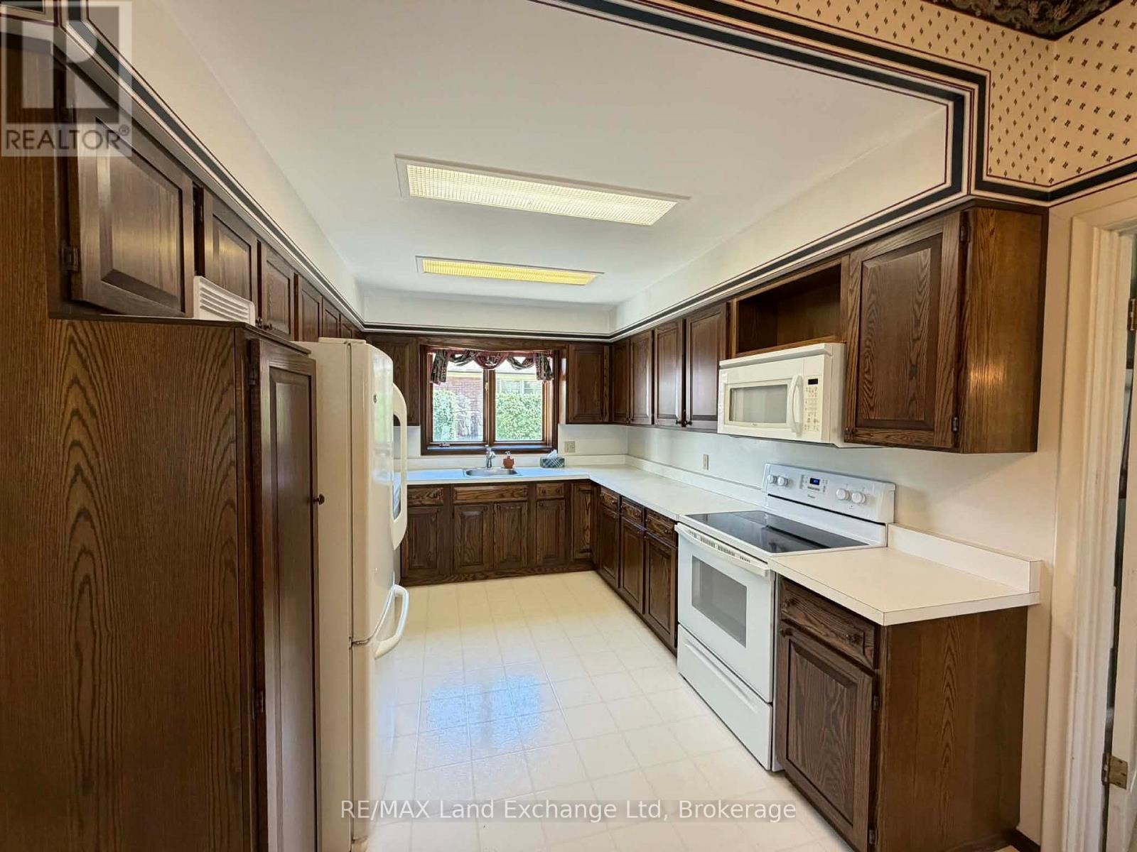 85 Patrick Street E, North Huron, Ontario  N0G 2W0 - Photo 14 - X13022218