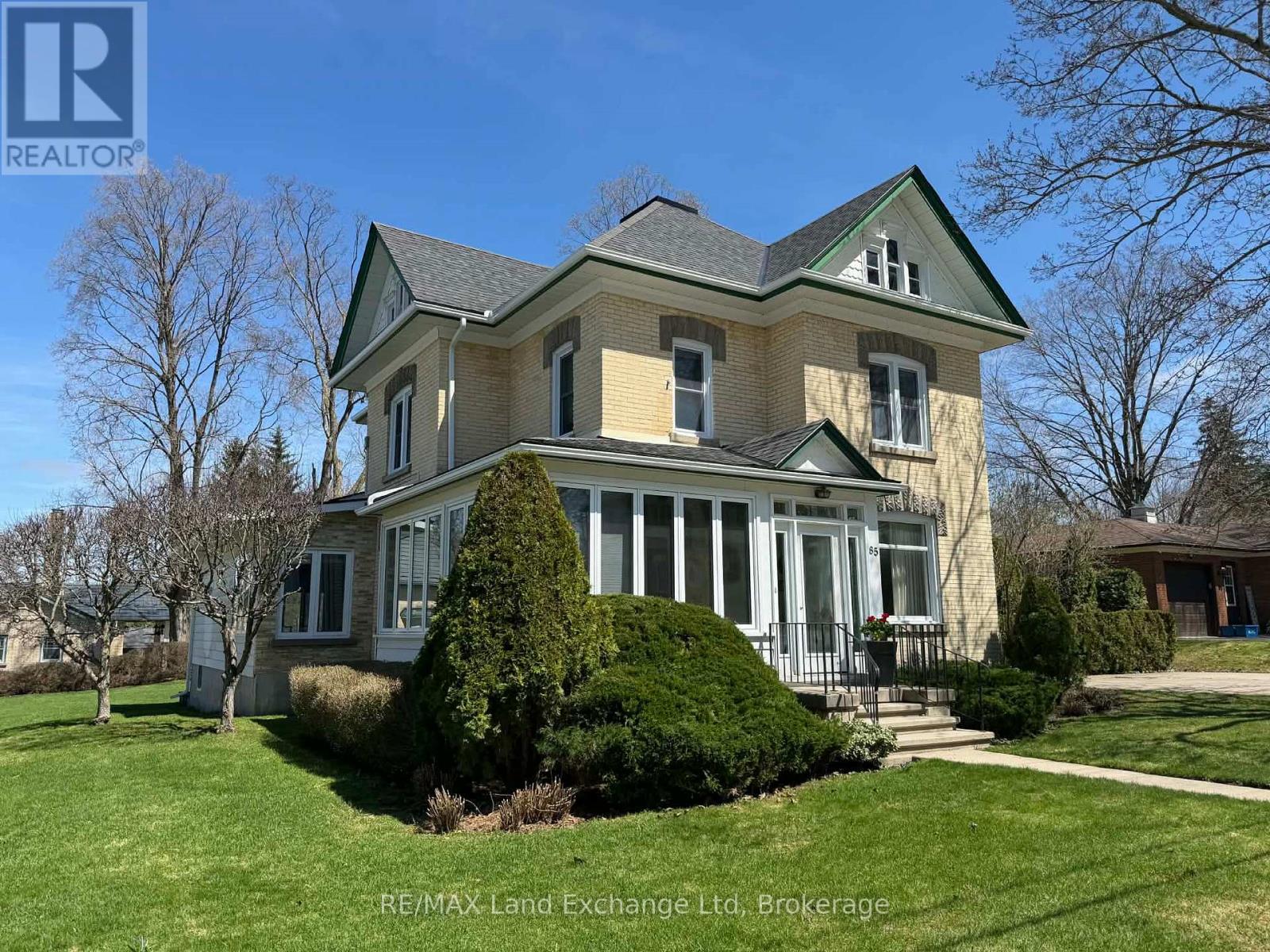 85 Patrick Street E, North Huron, Ontario  N0G 2W0 - Photo 2 - X13022218