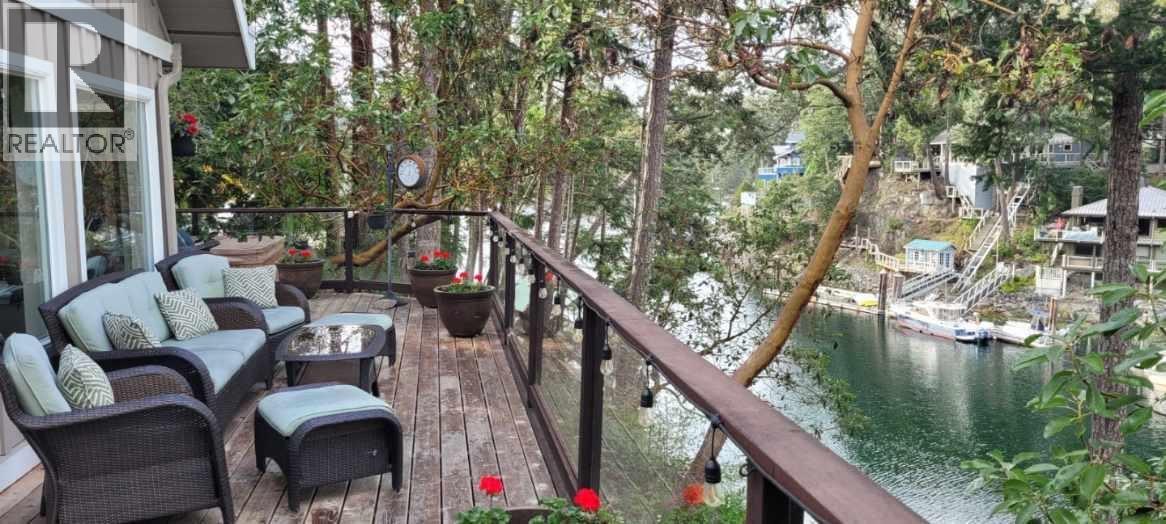 10040 Wescan Road, Halfmoon Bay, British Columbia  V0N 1Y2 - Photo 7 - R3113520