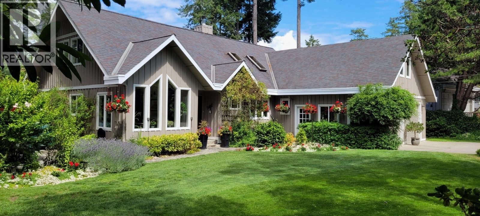 10040 Wescan Road, Halfmoon Bay, British Columbia  V0N 1Y2 - Photo 9 - R3113520