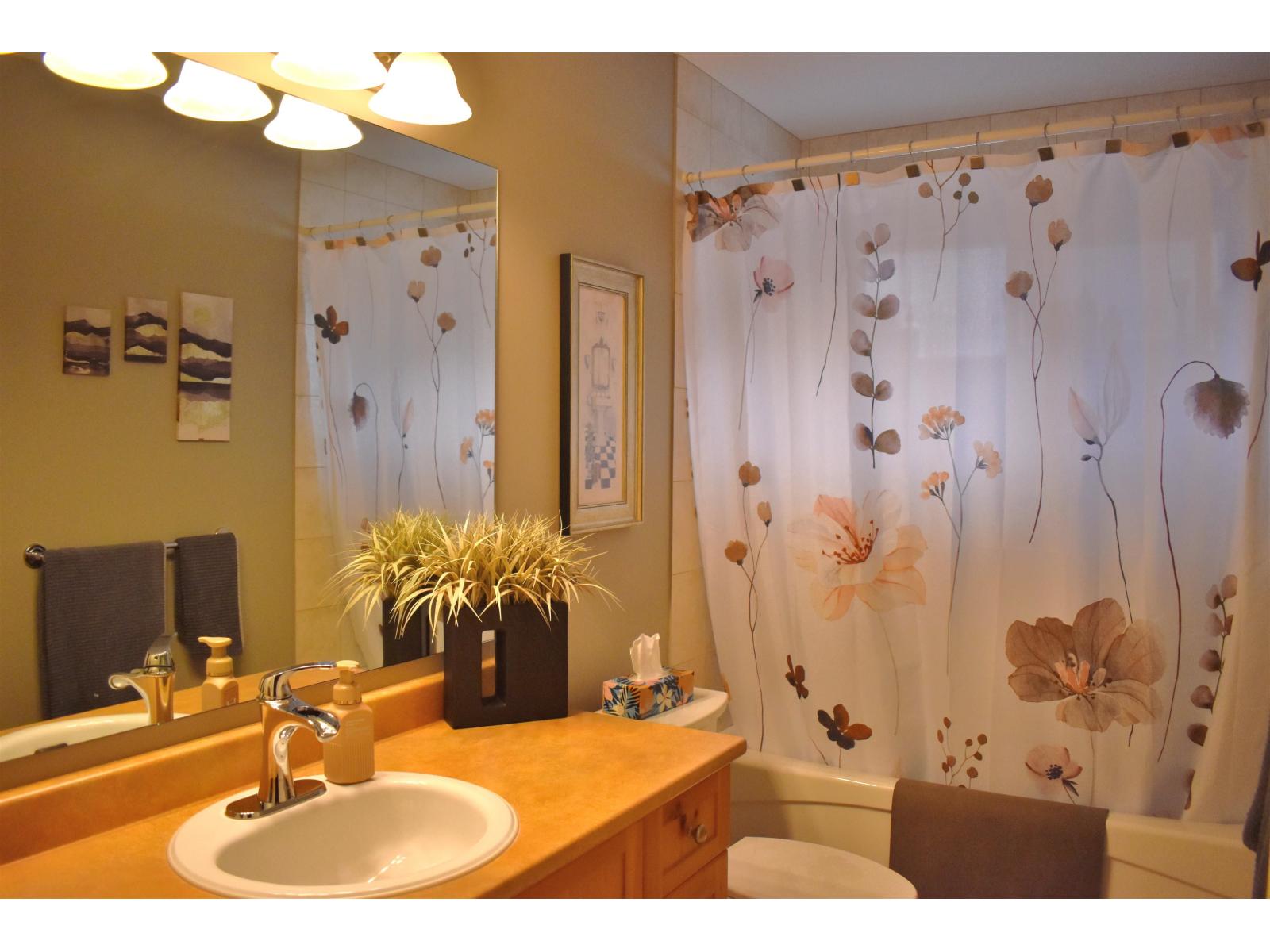 32997 Desbrisay Avenue, Mission, British Columbia  V2V 7R6 - Photo 15 - R3087635