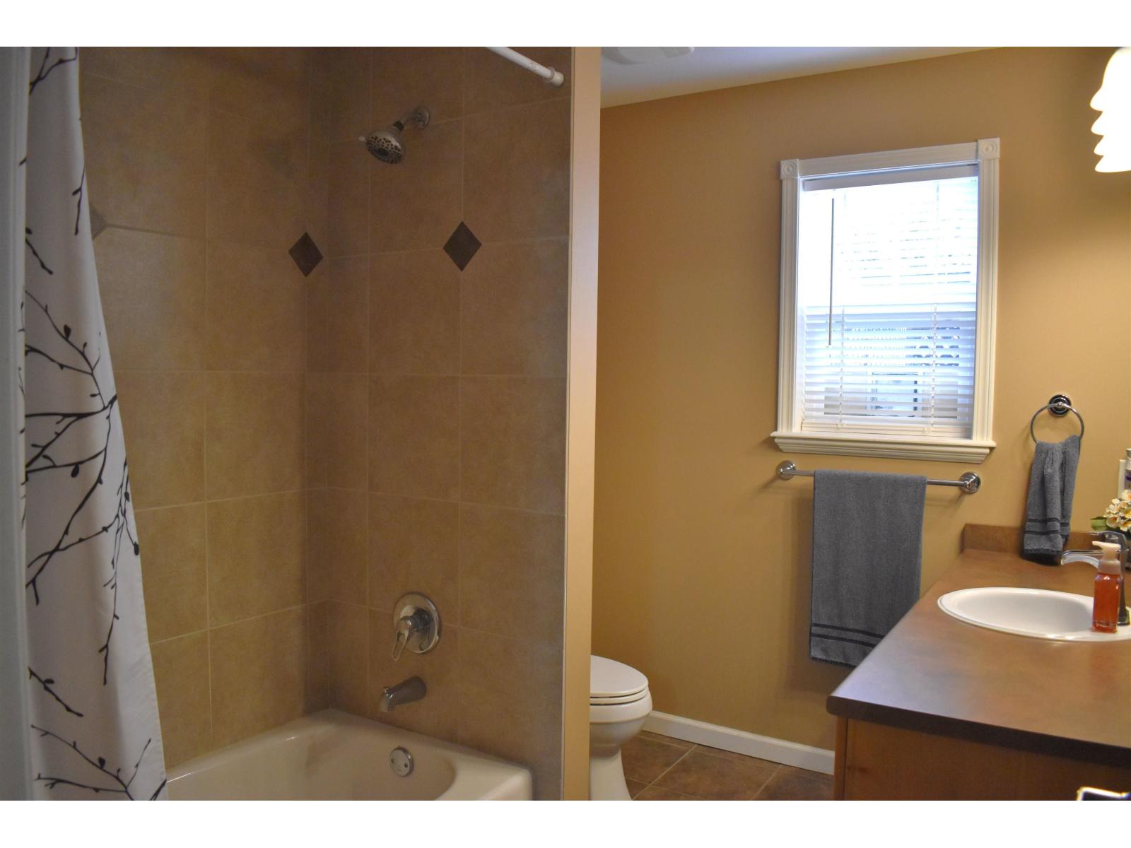 32997 Desbrisay Avenue, Mission, British Columbia  V2V 7R6 - Photo 23 - R3087635