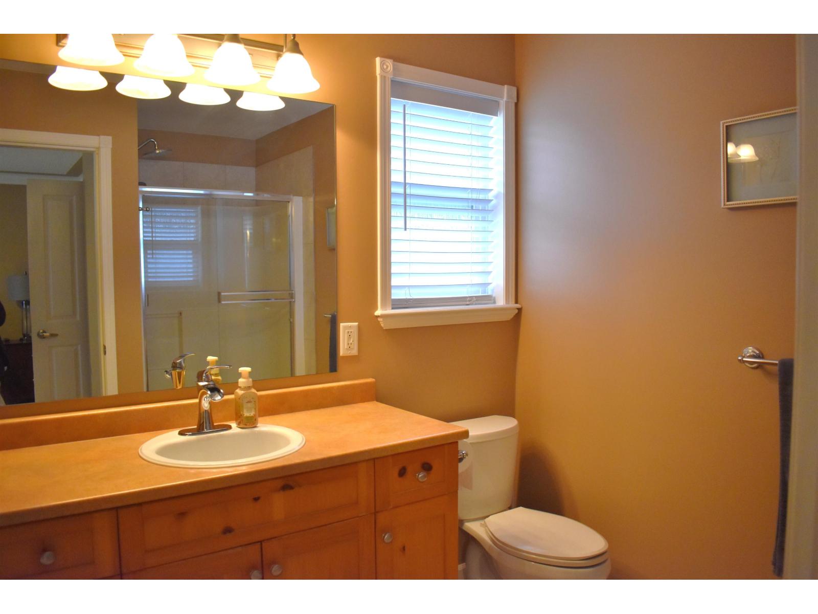 32997 Desbrisay Avenue, Mission, British Columbia  V2V 7R6 - Photo 12 - R3087635