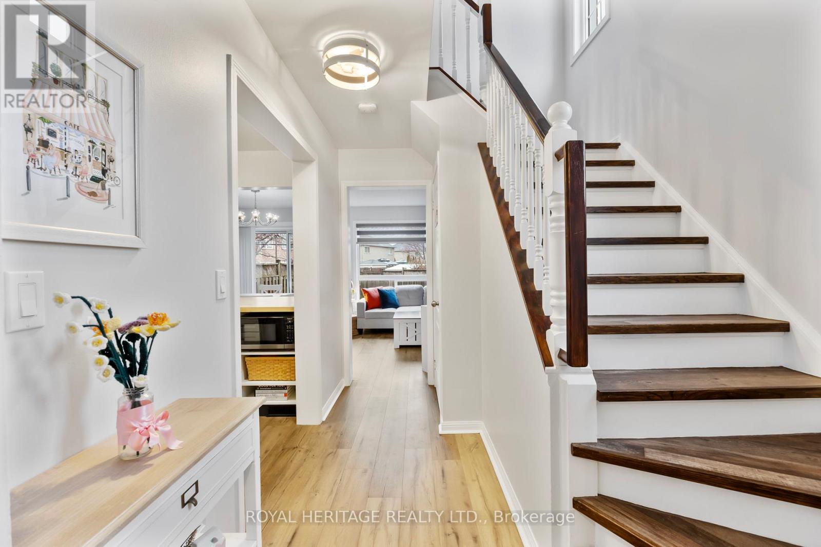 1251 Quest Circle, Mississauga, Ontario  L5N 8B6 - Photo 3 - W12878988