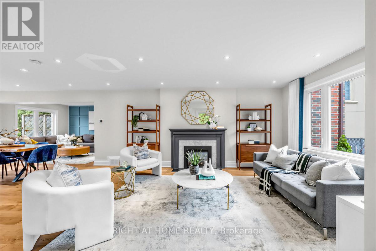 21 Austin Terrace, Toronto, Ontario  M5R 1Y2 - Photo 3 - C13022232