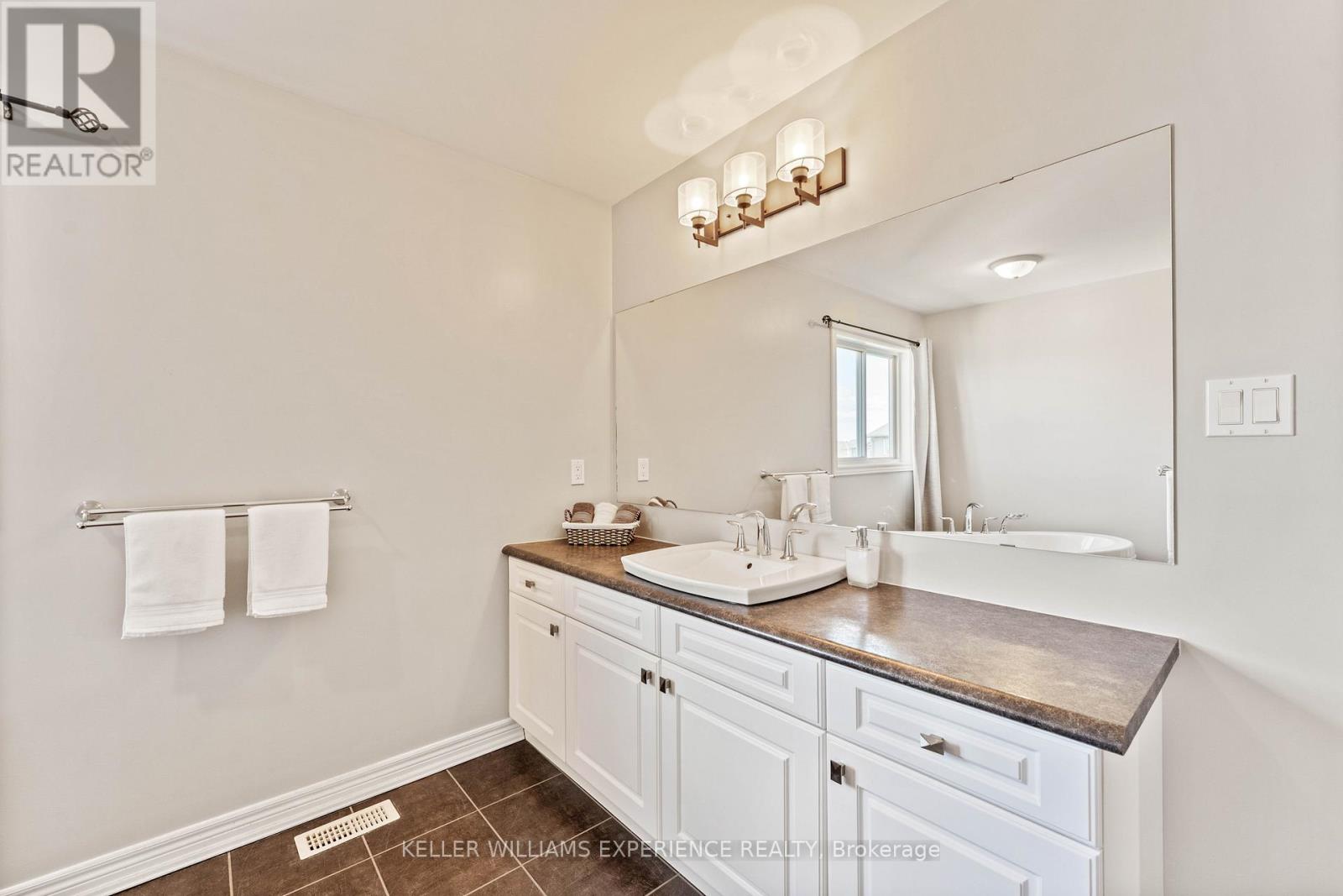 154 Arnold Crescent, Essa, Ontario  L3W 0R1 - Photo 18 - N13022246