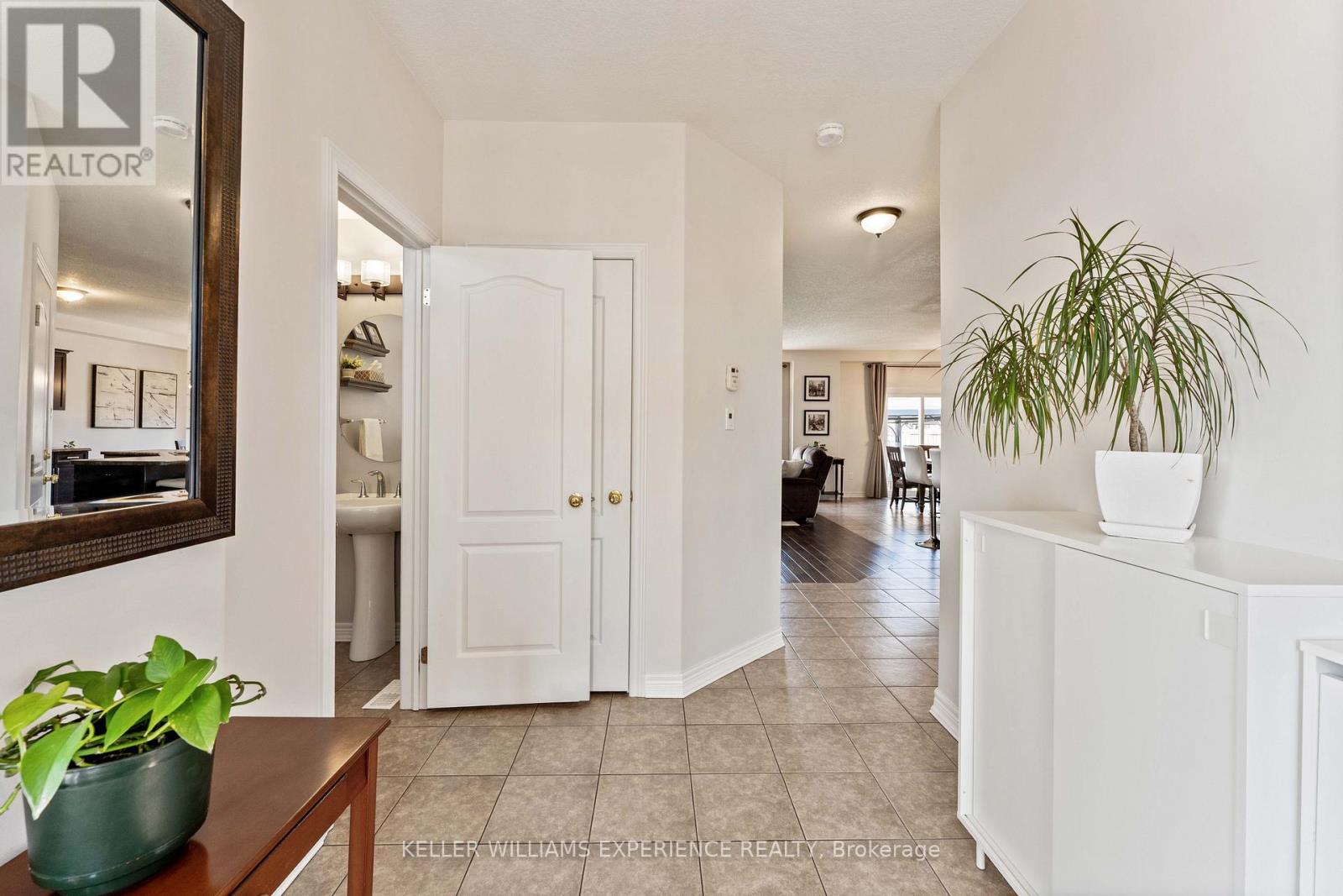 154 Arnold Crescent, Essa, Ontario  L3W 0R1 - Photo 3 - N13022246