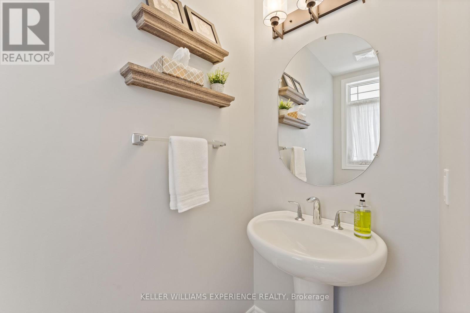 154 Arnold Crescent, Essa, Ontario  L3W 0R1 - Photo 4 - N13022246