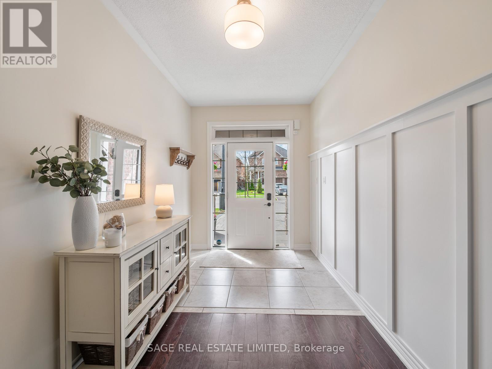 62 Donald Stewart Crescent, East Gwillimbury, Ontario  L0G 1M0 - Photo 3 - N13022254