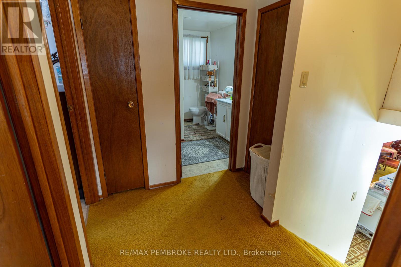 2 Silke Drive, Petawawa, Ontario  K8H 2K7 - Photo 13 - X12743782