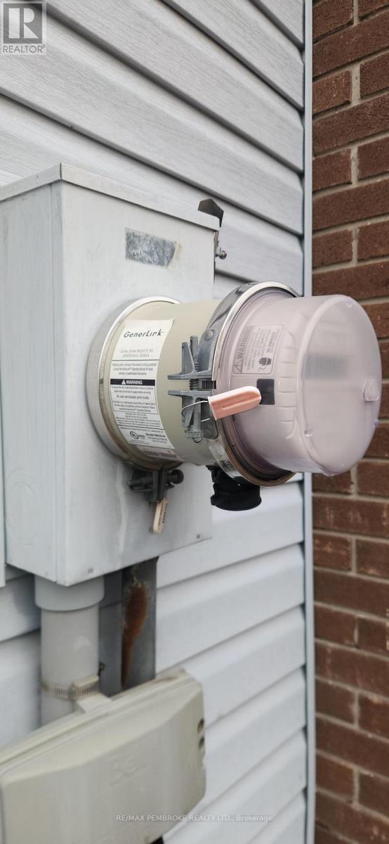 2 Silke Drive, Petawawa, Ontario  K8H 2K7 - Photo 33 - X12743782