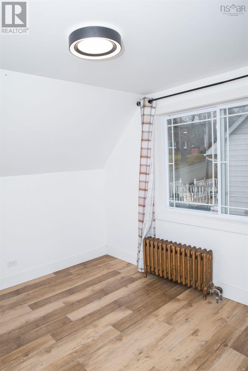 12 Lynch, Sydney River, Nova Scotia  B1S 1V2 - Photo 27 - 202600442