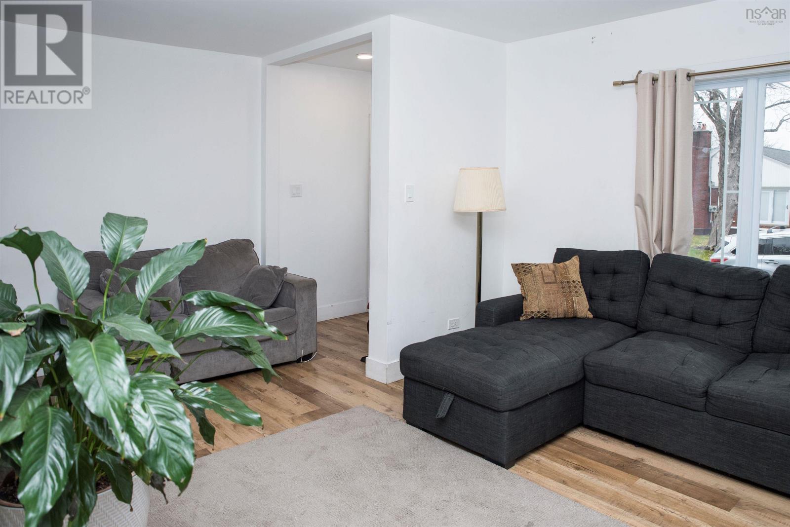 12 Lynch, Sydney River, Nova Scotia  B1S 1V2 - Photo 5 - 202600442