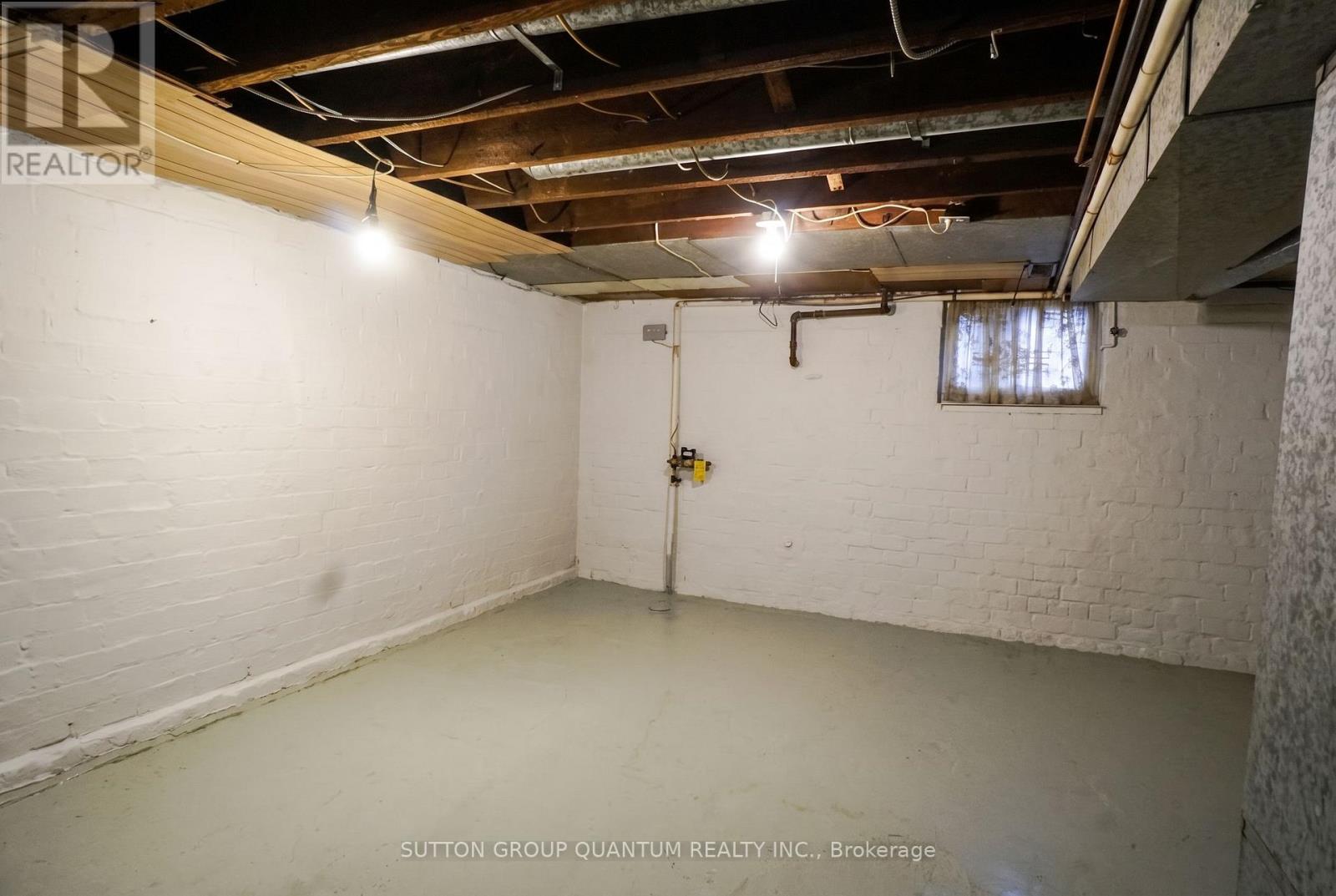 28 Silver Avenue, Toronto, Ontario  M6R 1X8 - Photo 11 - W13022018