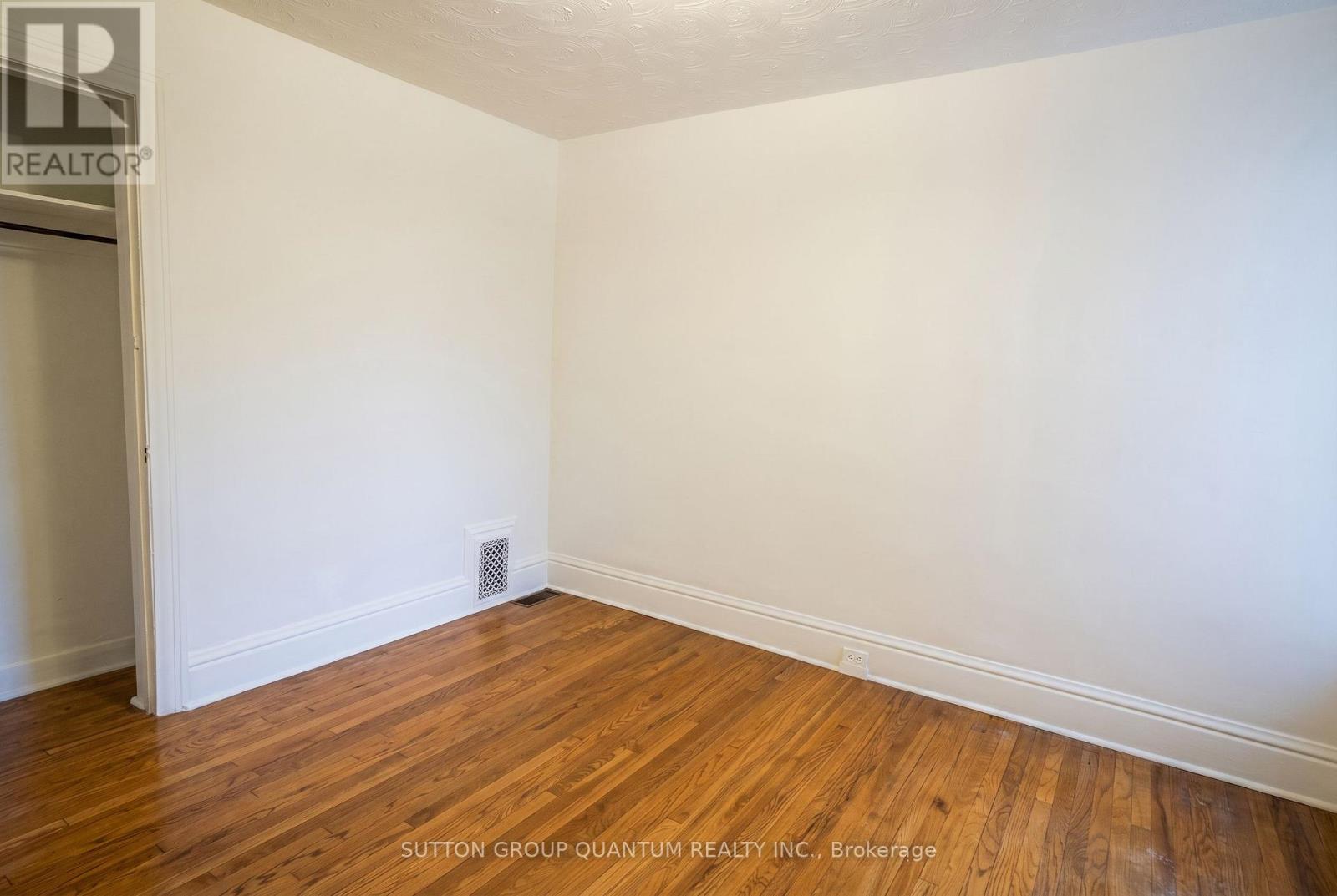 28 Silver Avenue, Toronto, Ontario  M6R 1X8 - Photo 9 - W13022018