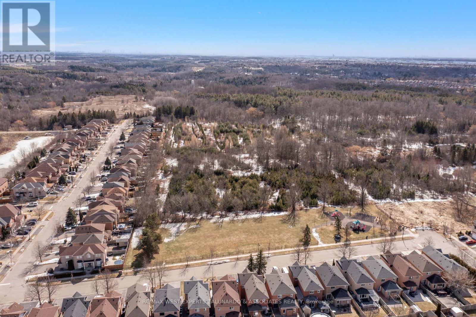 24 Manorwood Court, Caledon, Ontario  L7E 2S9 - Photo 50 - W13022026