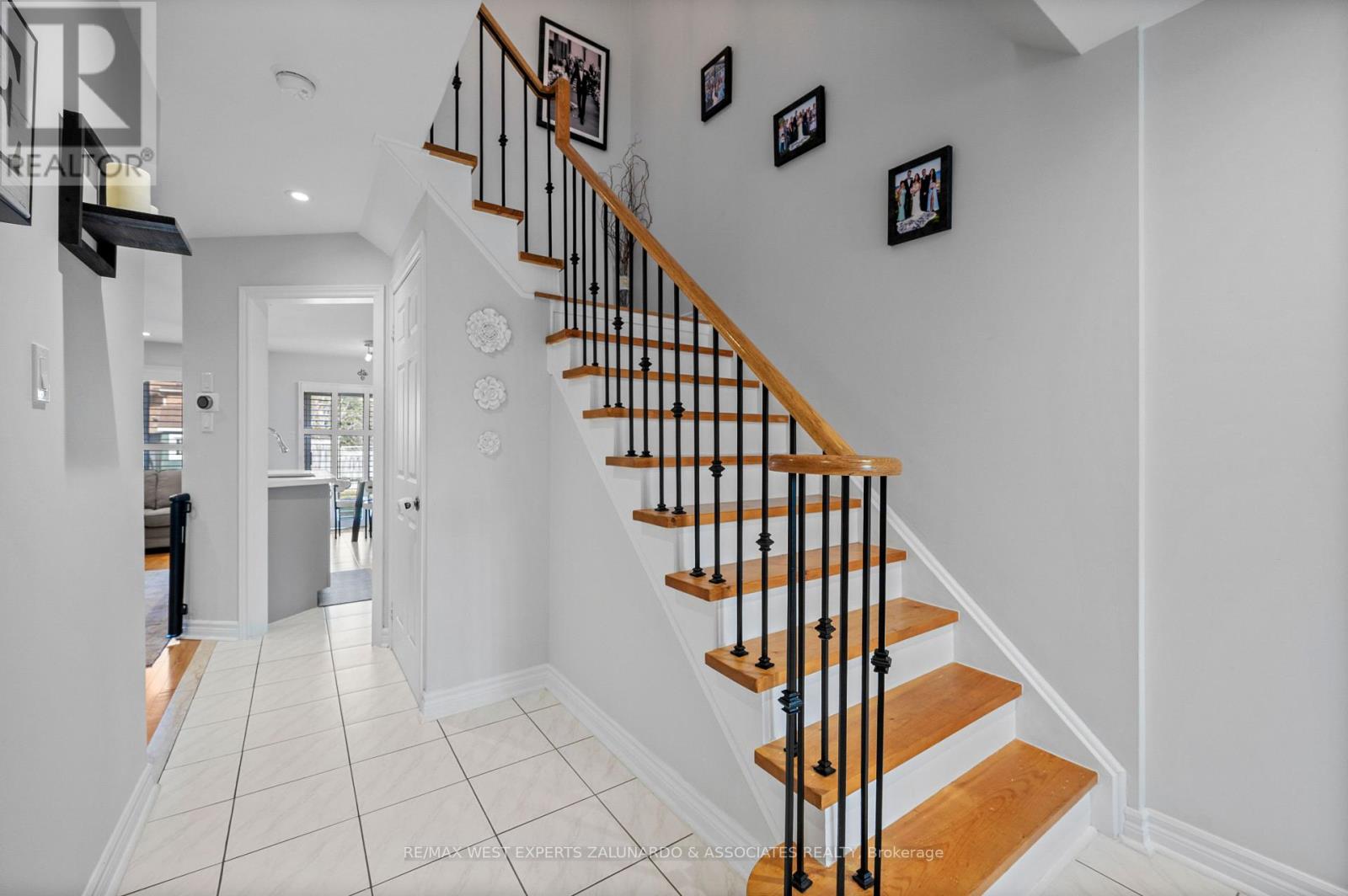 24 Manorwood Court, Caledon, Ontario  L7E 2S9 - Photo 6 - W13022026