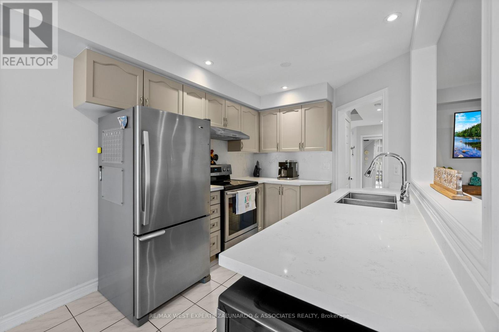 24 Manorwood Court, Caledon, Ontario  L7E 2S9 - Photo 8 - W13022026