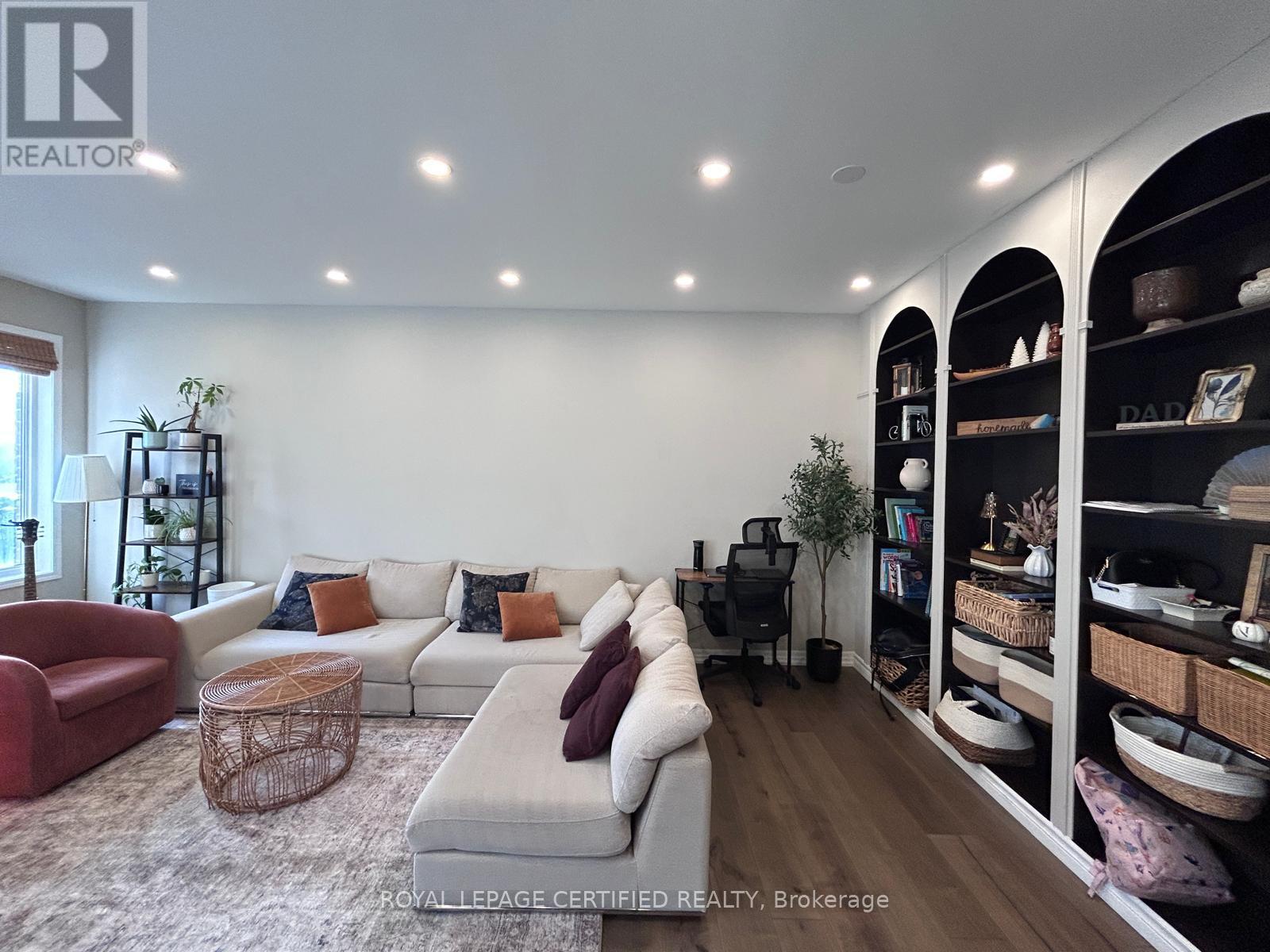 3492 Vernon Powell Drive, Oakville, Ontario  L6H 0X8 - Photo 10 - W13022050