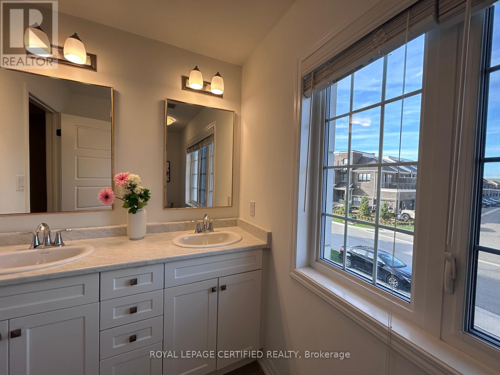 3492 Vernon Powell Drive, Oakville, Ontario  L6H 0X8 - Photo 24 - W13022050