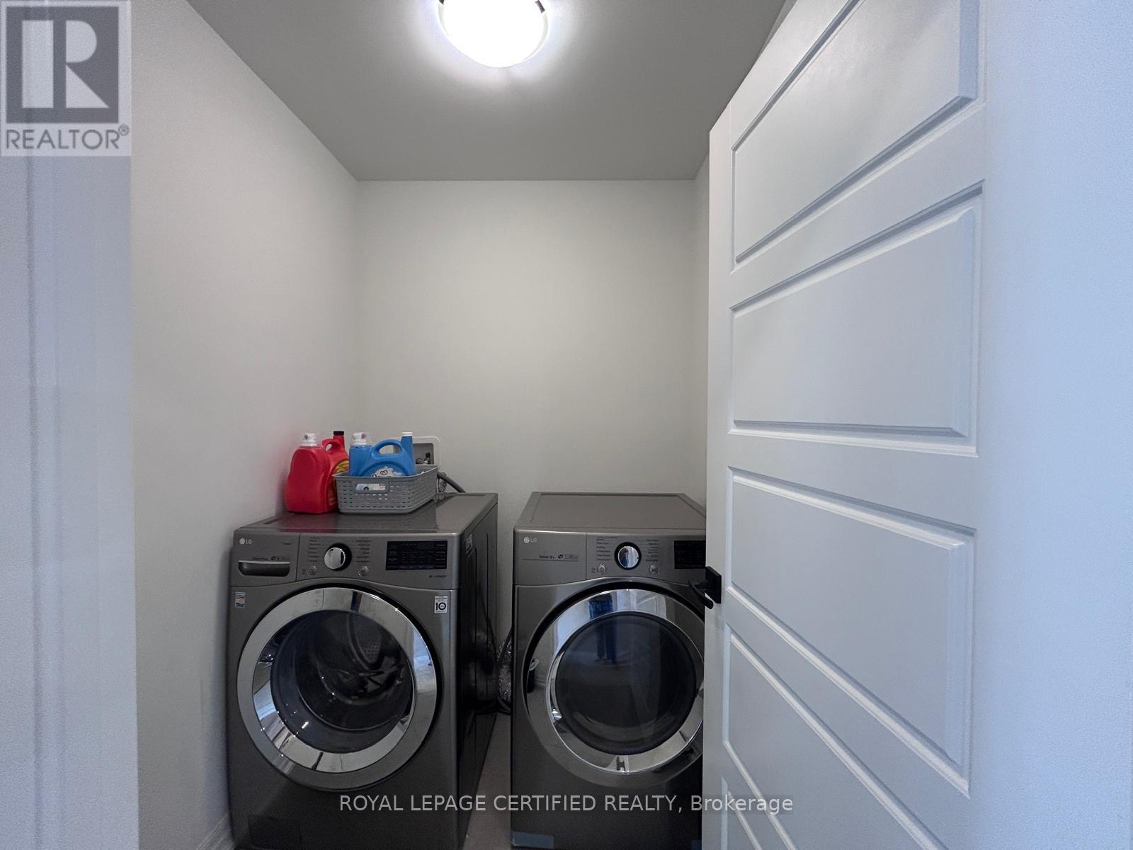 3492 Vernon Powell Drive, Oakville, Ontario  L6H 0X8 - Photo 27 - W13022050