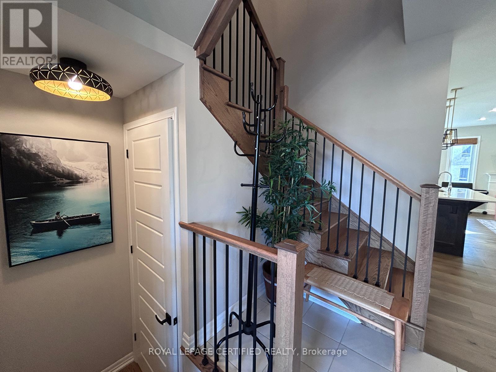 3492 Vernon Powell Drive, Oakville, Ontario  L6H 0X8 - Photo 4 - W13022050