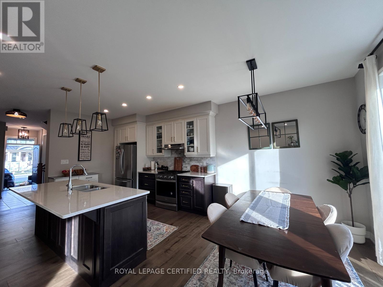 3492 Vernon Powell Drive, Oakville, Ontario  L6H 0X8 - Photo 9 - W13022050