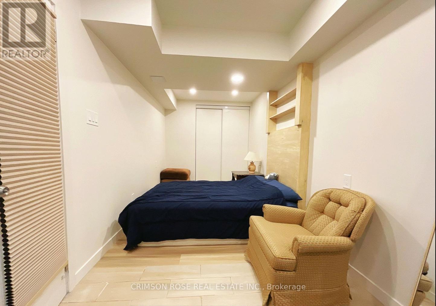 Main Fl - 30 Orsett Street, Oakville, Ontario  L6H 2N9 - Photo 12 - W13022052