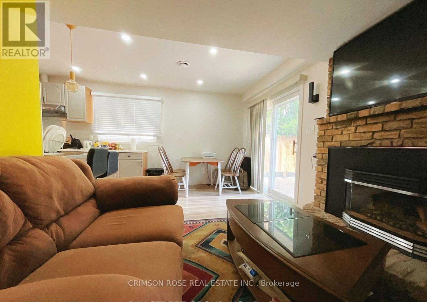 Main Fl - 30 Orsett Street, Oakville, Ontario  L6H 2N9 - Photo 8 - W13022052