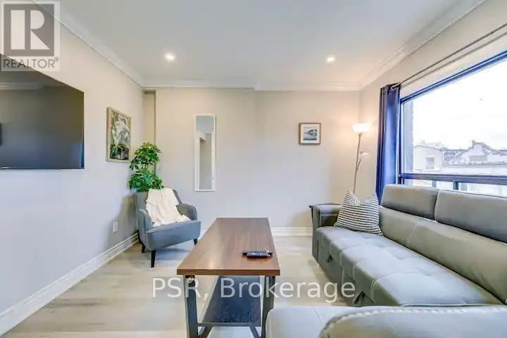 Apt 2 (3rd Fl) - 1051 Bloor Street, Toronto, Ontario  M6H 1M4 - Photo 1 - W13022086