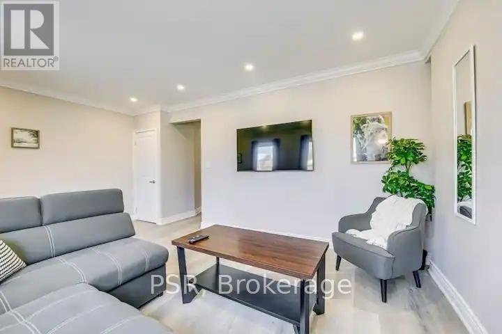 Apt 2 (3rd Fl) - 1051 Bloor Street, Toronto, Ontario  M6H 1M4 - Photo 3 - W13022086