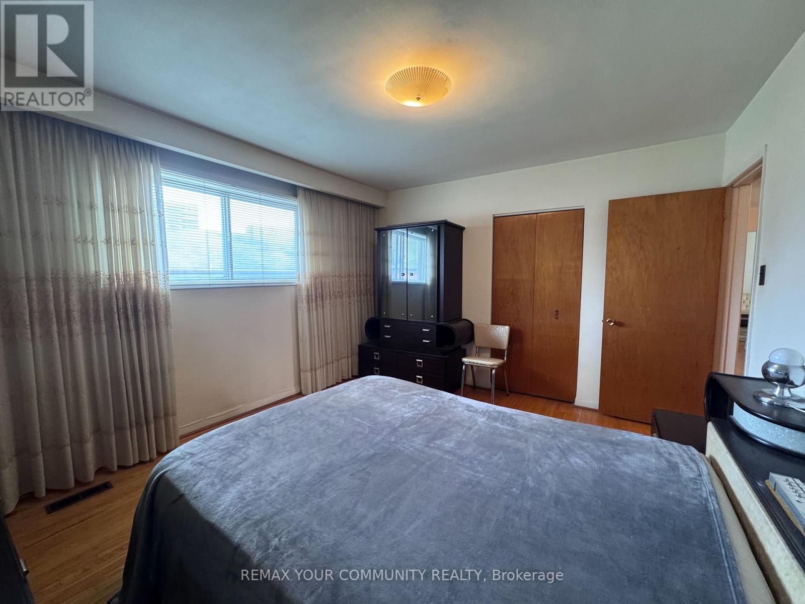 Upper - 300 Driftwood Avenue, Toronto, Ontario  M3N 2P1 - Photo 21 - W13022110