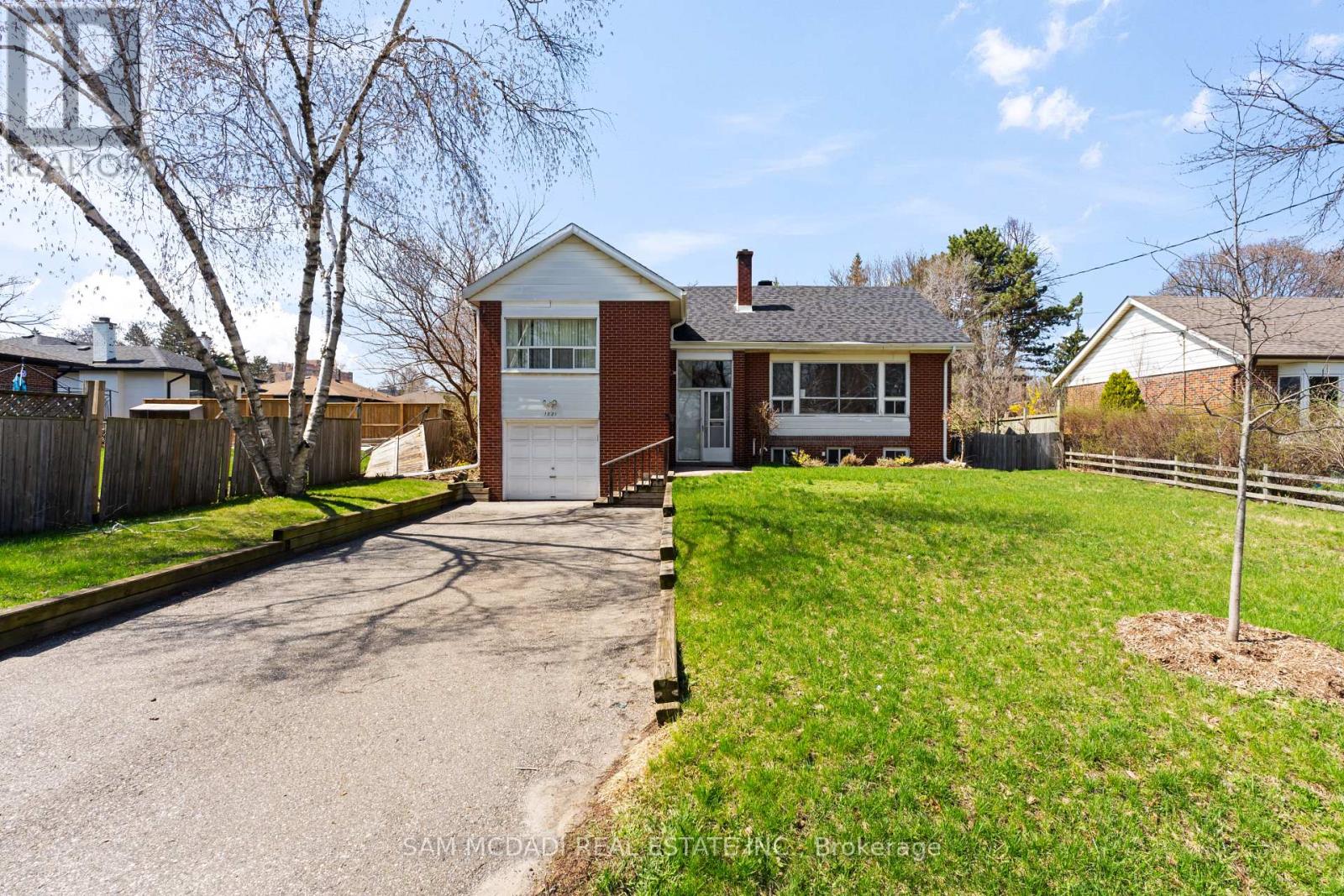 1821 CHRISTOPHER ROAD, Mississauga (Clarkson)