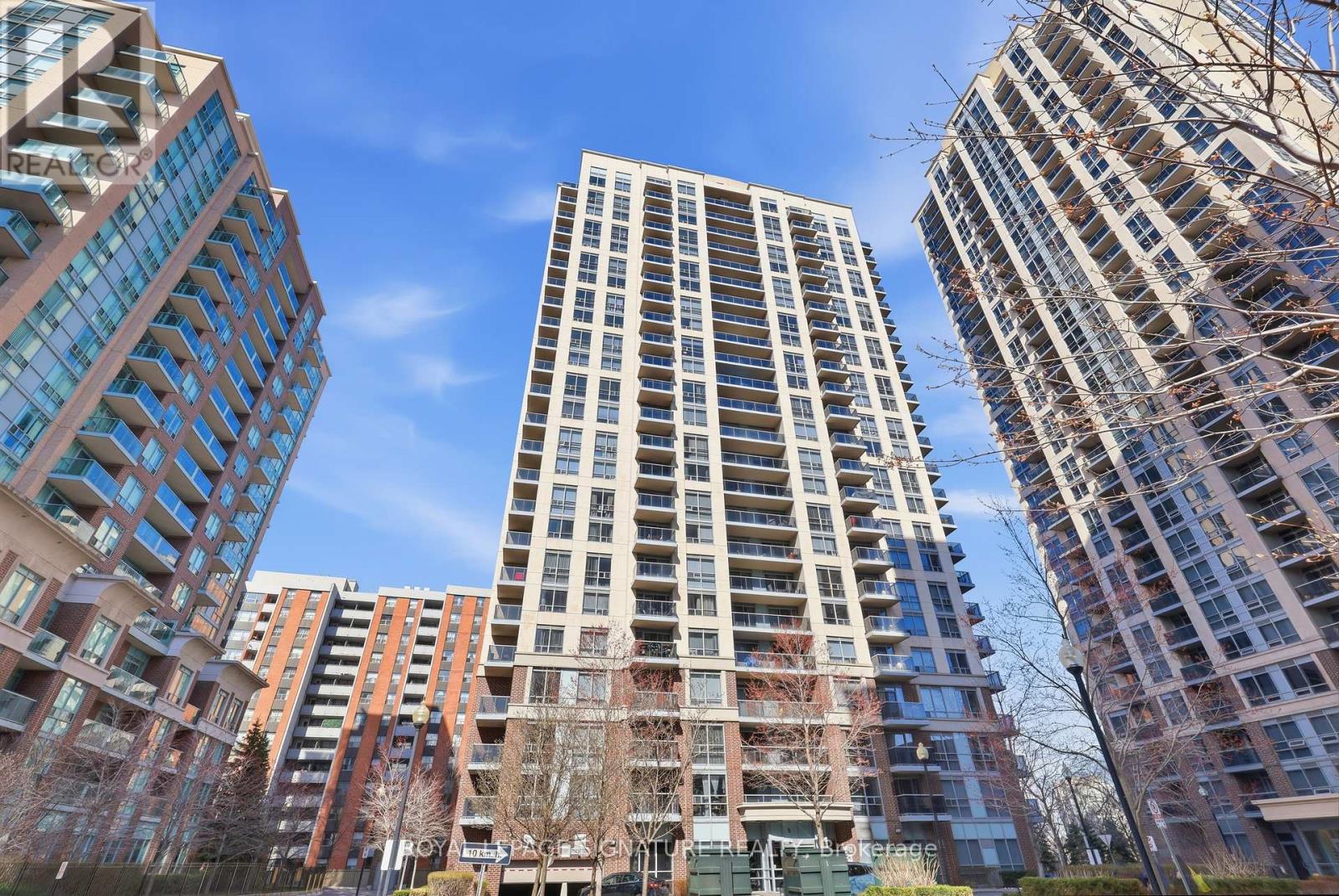 2109 - 5 Michael Power Place, Toronto, Ontario  M9A 0A3 - Photo 1 - W13022204