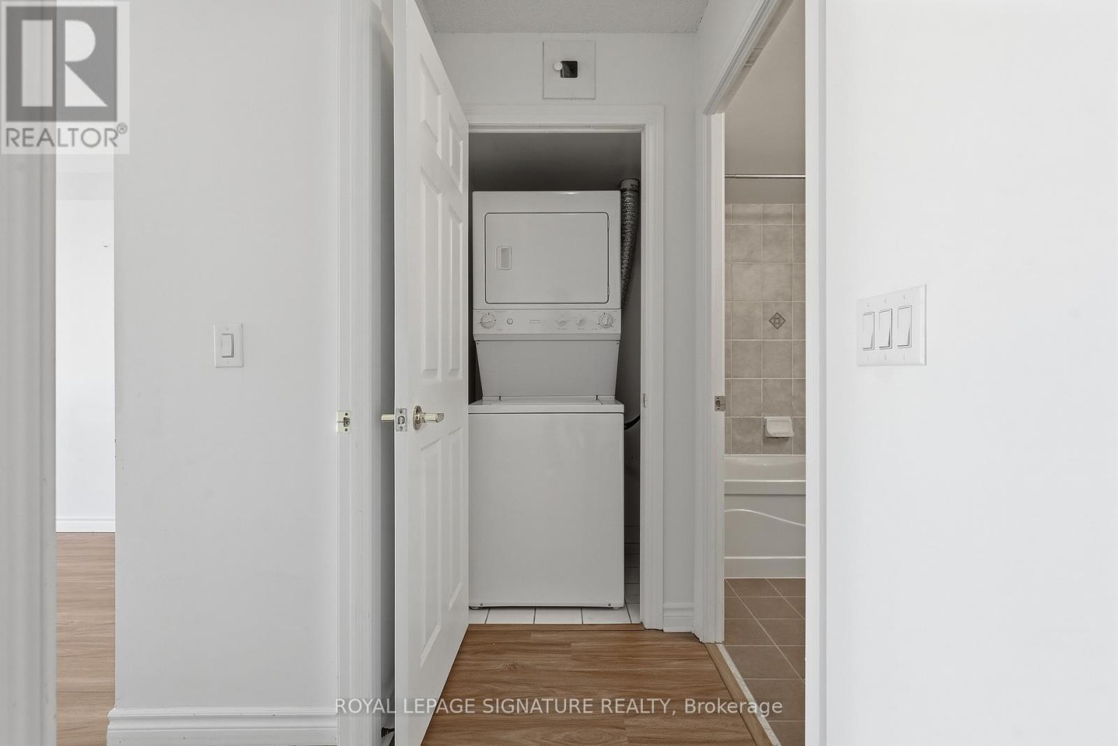 2109 - 5 Michael Power Place, Toronto, Ontario  M9A 0A3 - Photo 11 - W13022204