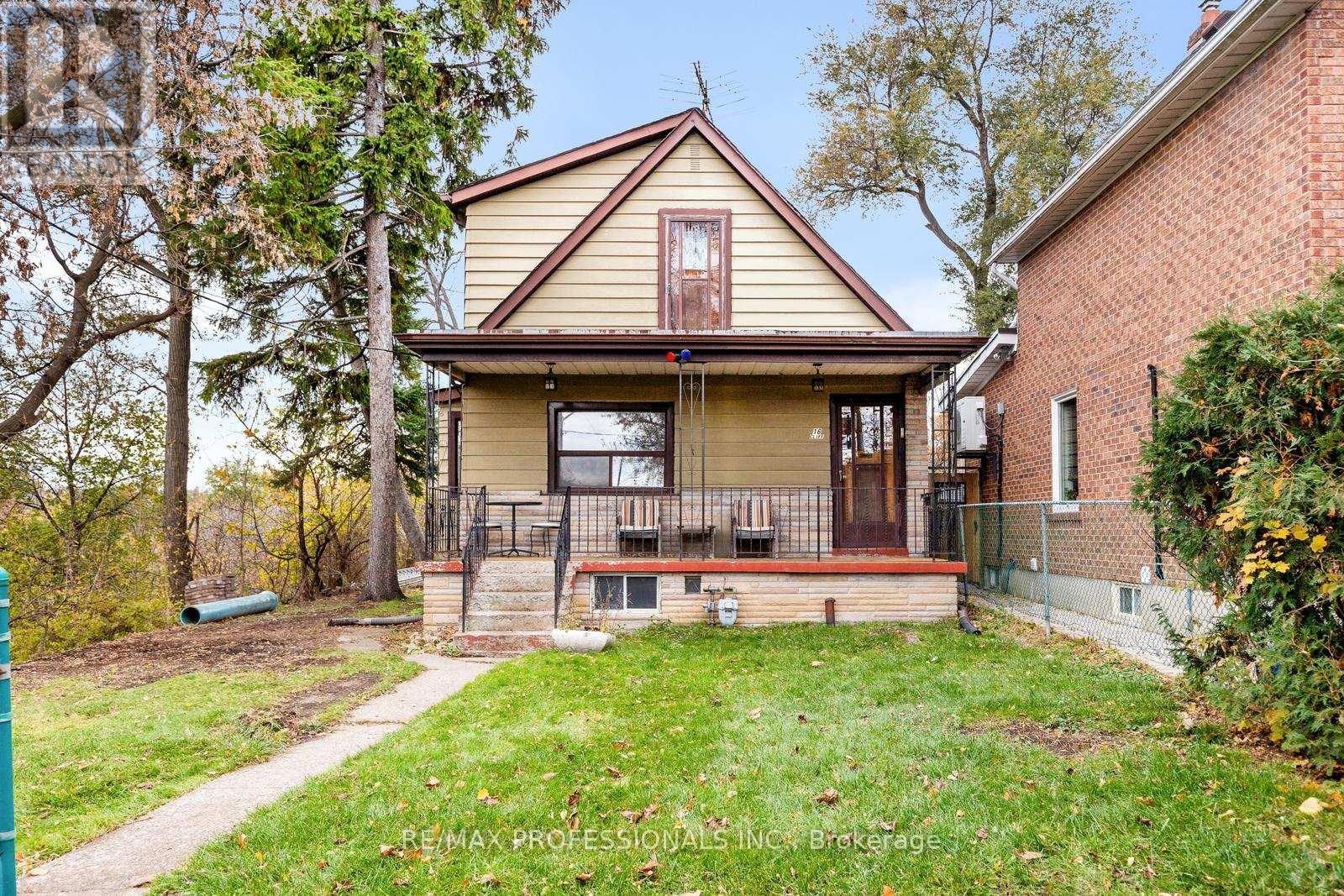 16 Cliff Street, Toronto, Ontario  M6N 4L6 - Photo 1 - W13022230