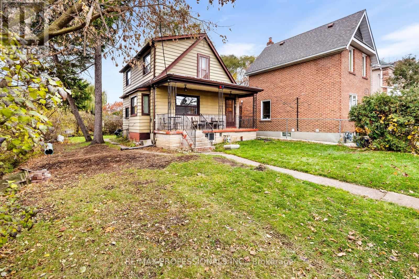 16 Cliff Street, Toronto, Ontario  M6N 4L6 - Photo 2 - W13022230