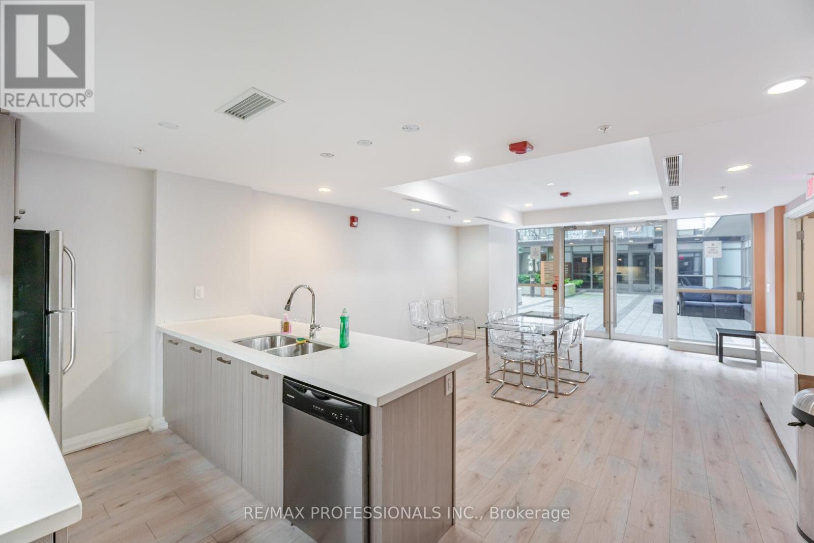 922 - 15 James Finlay Way, Toronto, Ontario  M3M 0B3 - Photo 37 - W13022256