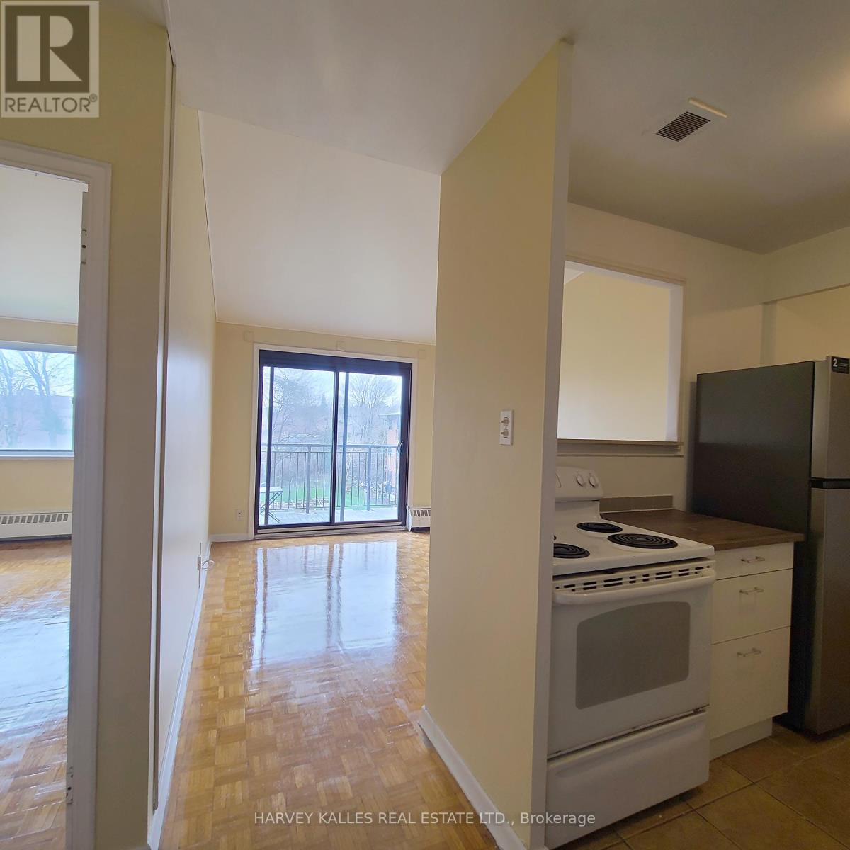 306 - 80 Blackfriar Avenue, Toronto, Ontario  M9R 3S9 - Photo 3 - W13022258