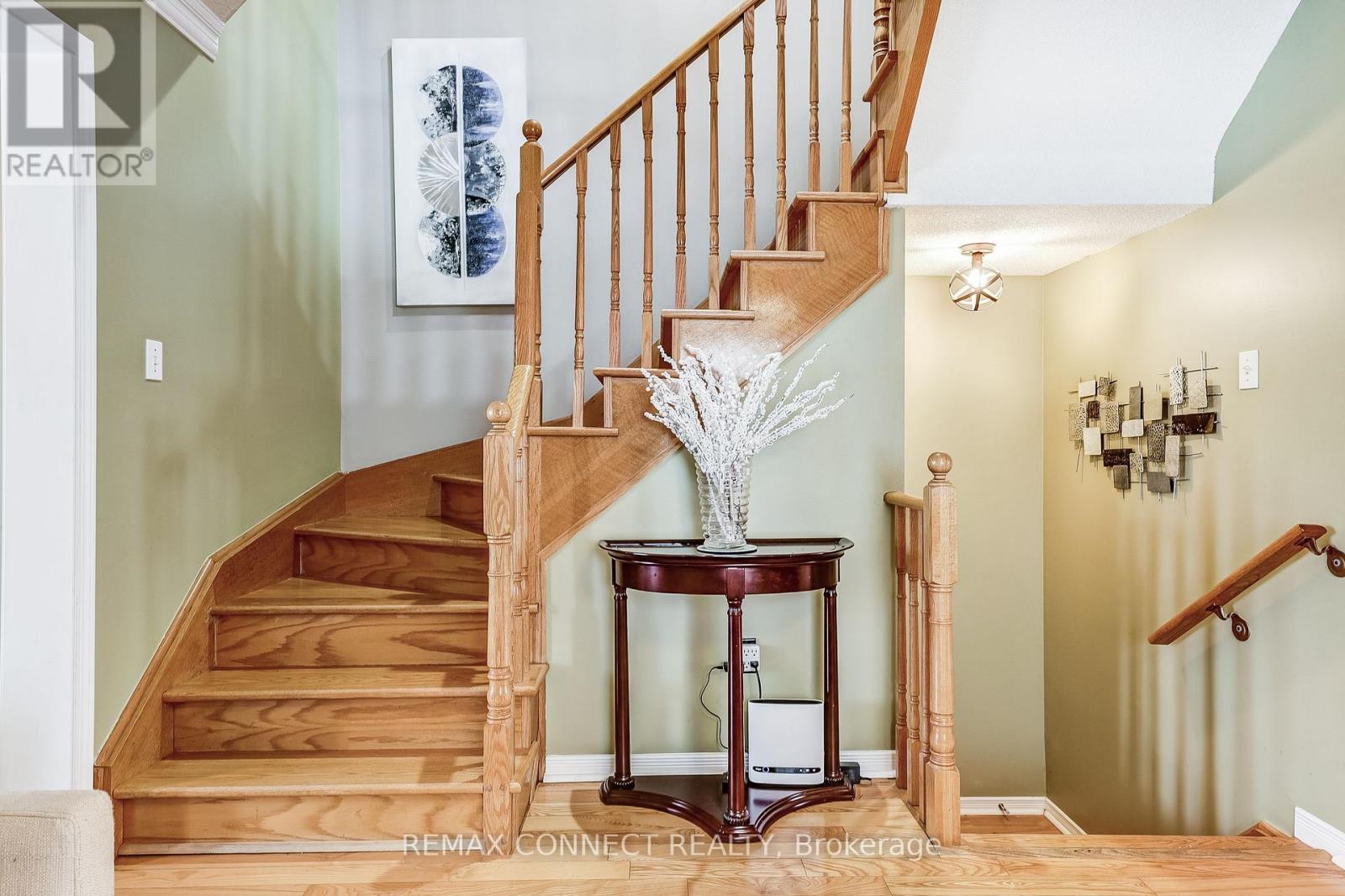 15 Brownridge Place, Whitby, Ontario  L1P 1W3 - Photo 6 - E12878842