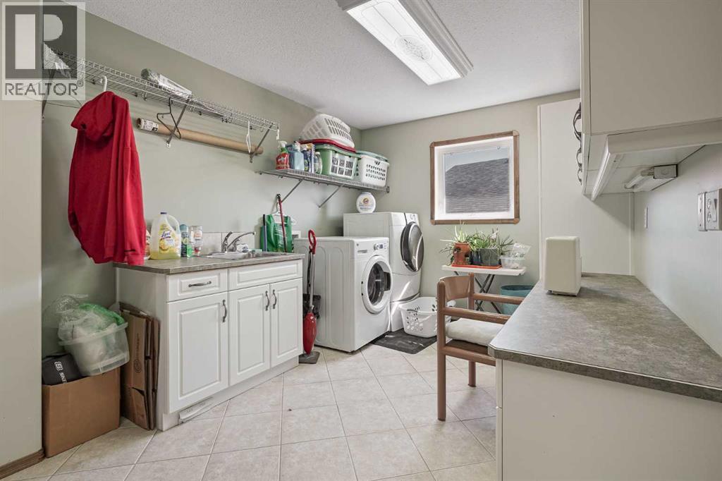 50 Thyrza Burkitt Place N, Lethbridge, Alberta  T1H 5M5 - Photo 15 - A2301459