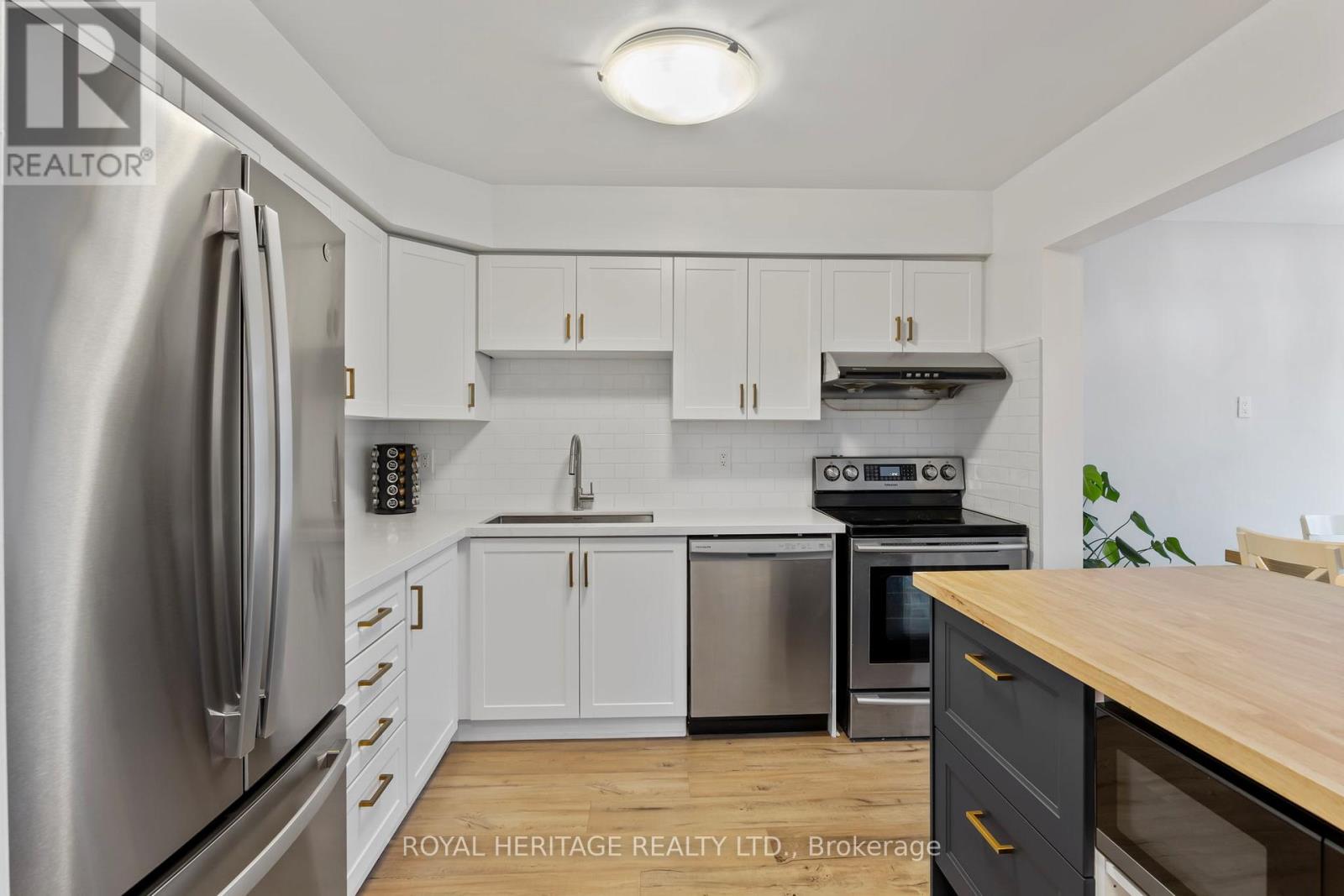 1251 Quest Circle, Mississauga, Ontario  L5N 8B6 - Photo 4 - W12878988