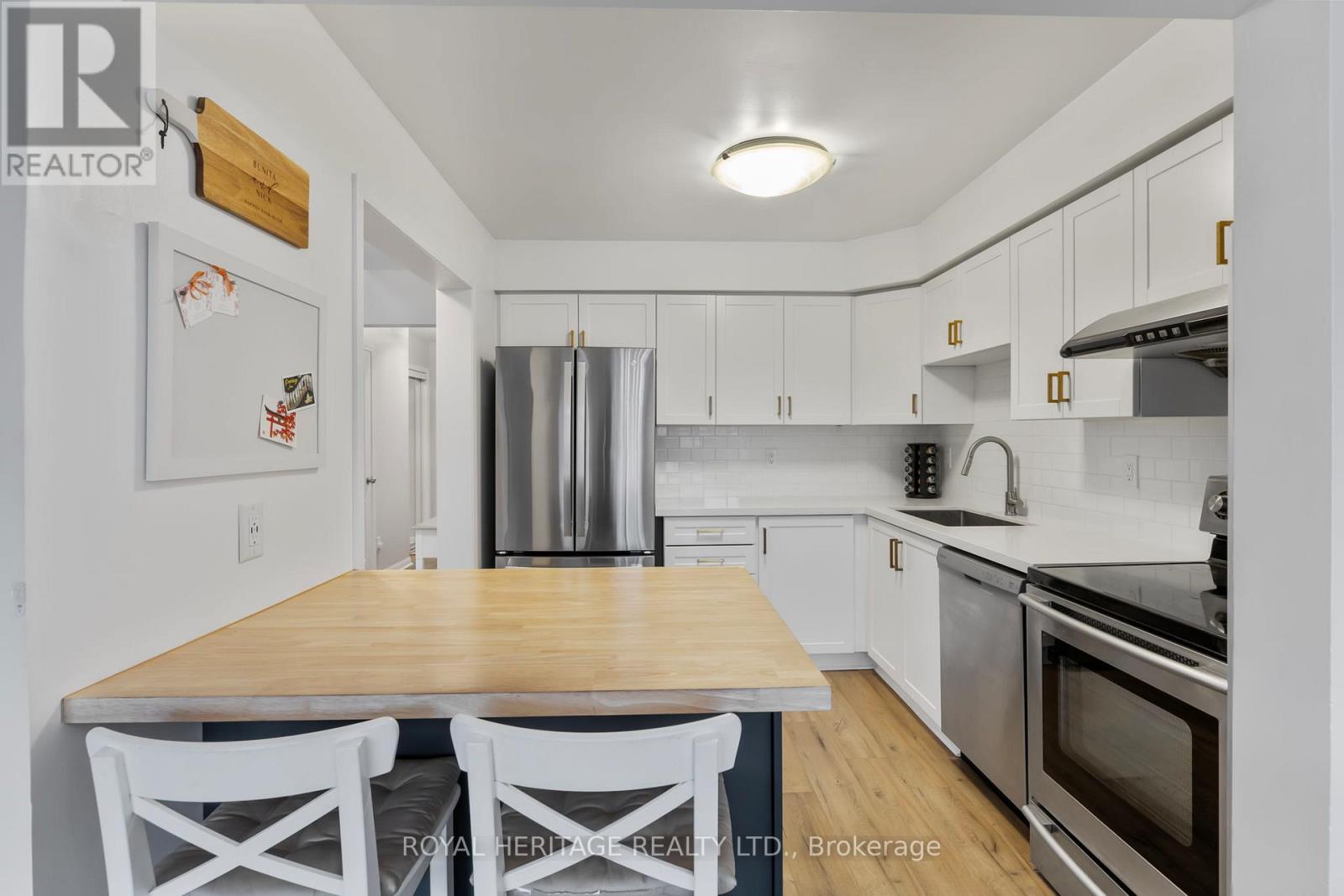 1251 Quest Circle, Mississauga, Ontario  L5N 8B6 - Photo 5 - W12878988