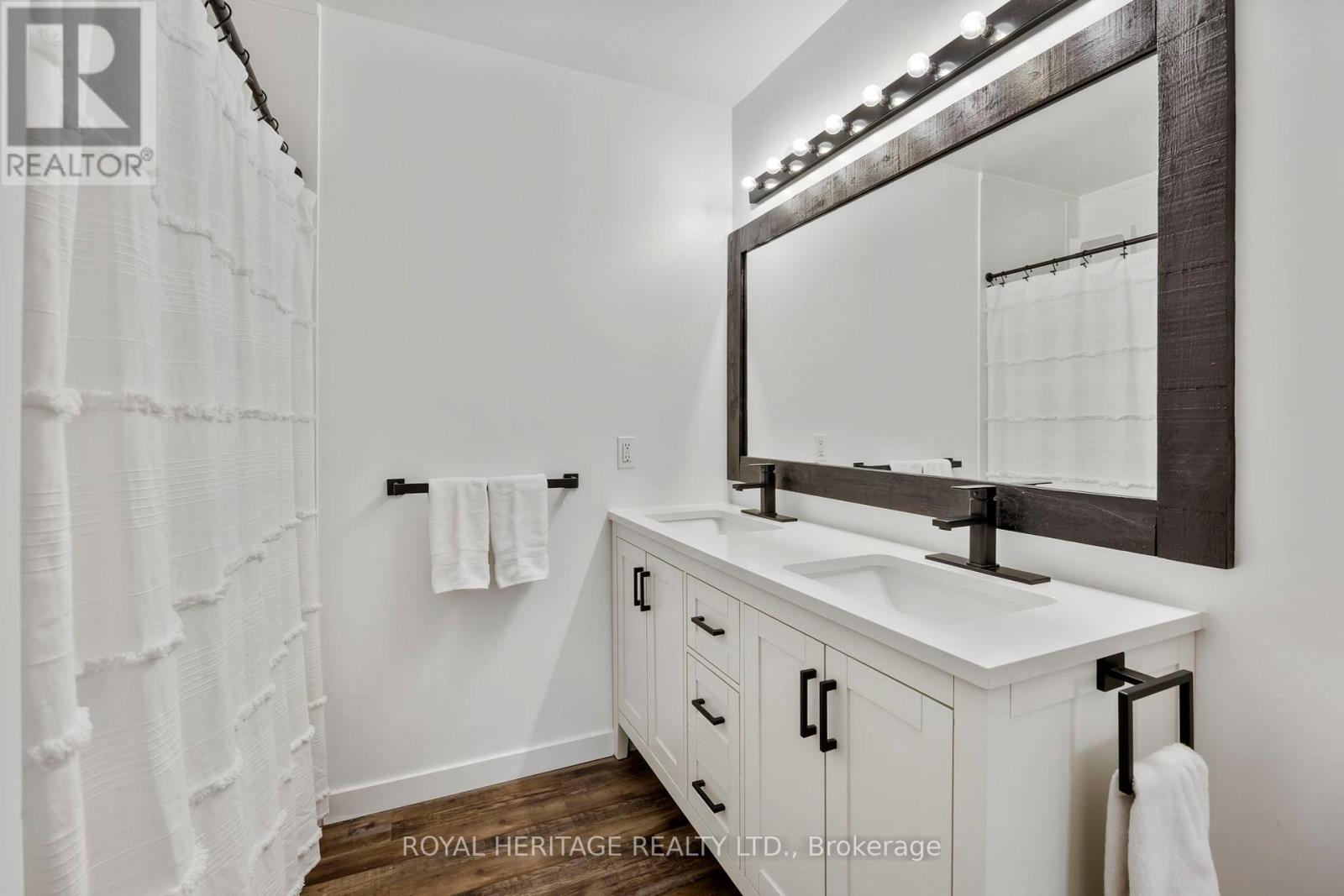 1251 Quest Circle, Mississauga, Ontario  L5N 8B6 - Photo 18 - W12878988